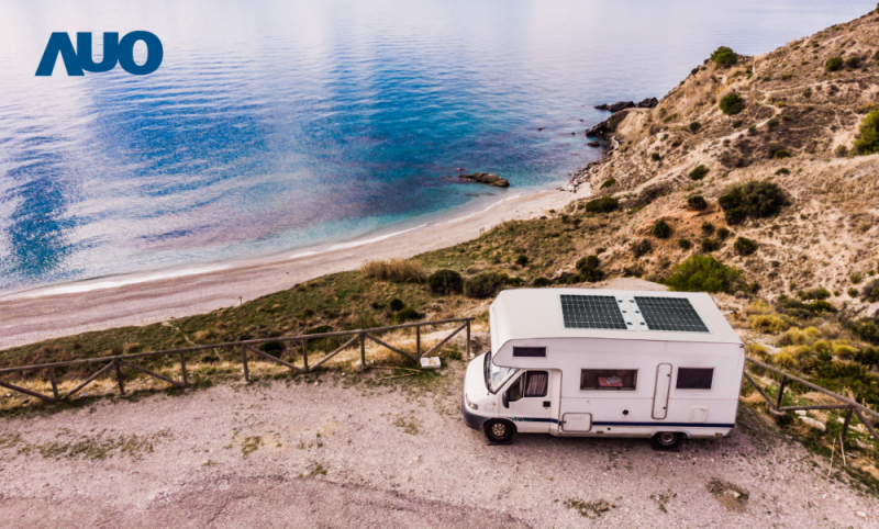 「可撓輕量化太陽光電板SunCurva」使用輕量特殊耐候型複合板取代傳統太陽能板的玻璃前板，不僅降低70%重量，每米平方僅3Kg；具有抗衝擊性能及通過電磁相容性測試，可應用於交通運輸工具，如露營車、遊艇等